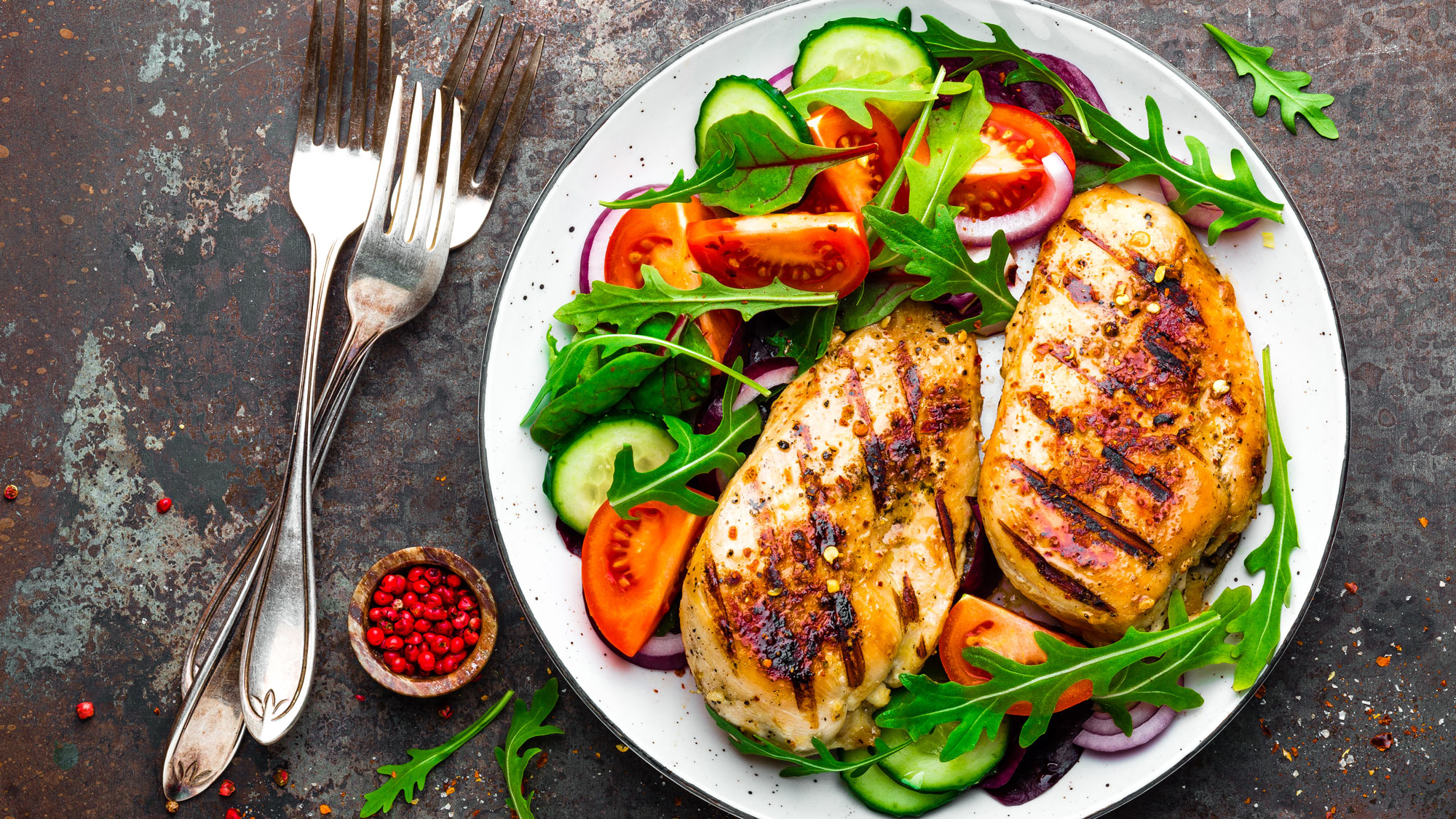 Grillad kycklingfilé med sallad